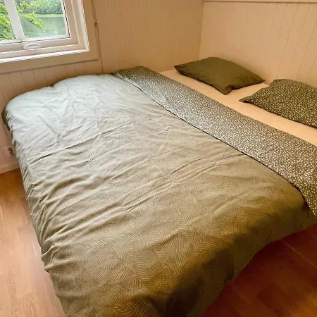 6 Person In Bjoa-by Traum Utbjoa