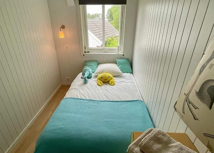 6 Person In Bjoa-by Traum Utbjoa